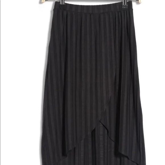 Wrap/Low Ribbed Knit Skirt - Picture 3 of 3